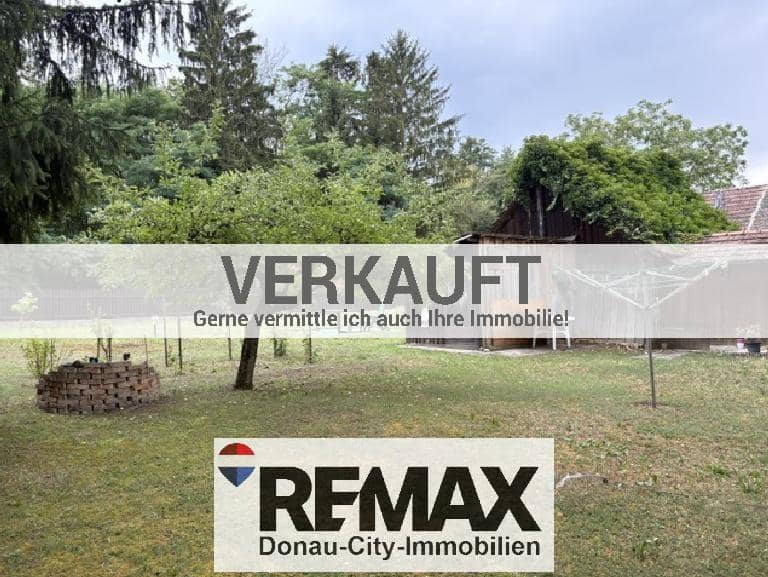 Spacious building plot with bungalow Wohnung