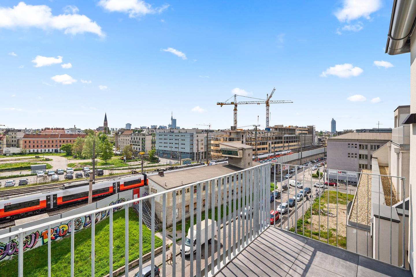 NEW BUILD - Very well laid out 61.91 m² condominium (3 rooms) plus terrace - Top 51