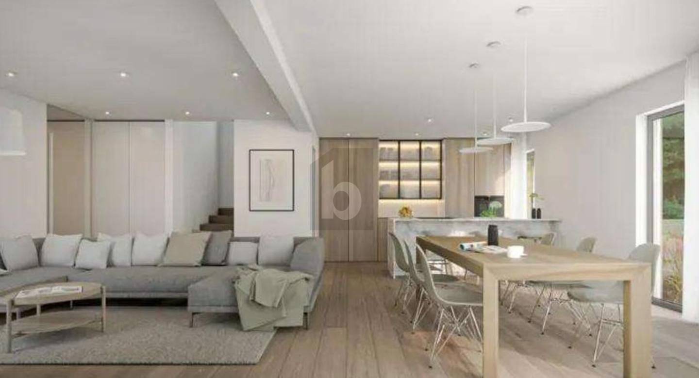 Erstbezug Familienwohnung mit Garten und PV