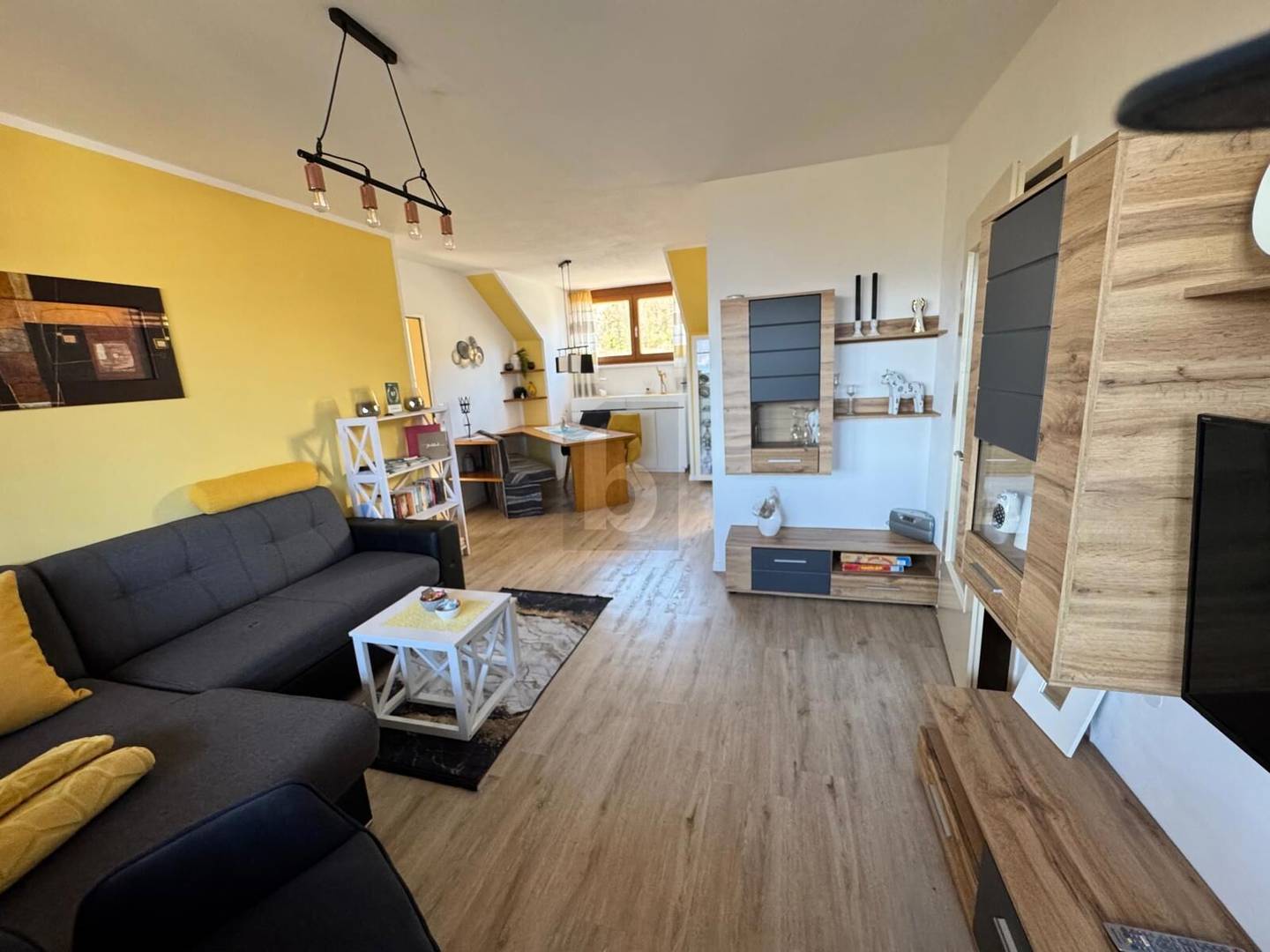 Helle Wohnung mit unverbaubarem Seeblick und Loggia