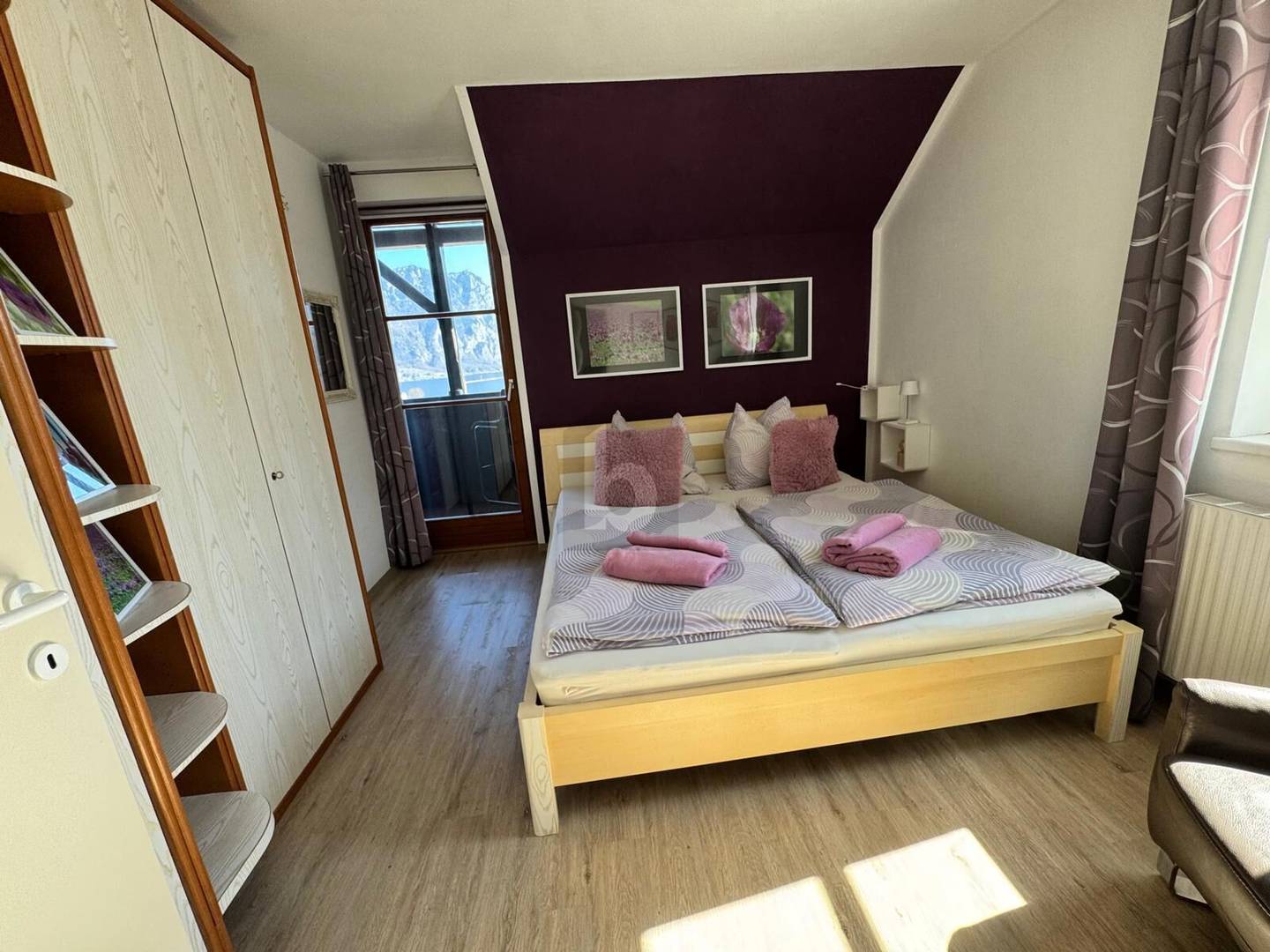 Helle Wohnung mit unverbaubarem Seeblick und Loggia