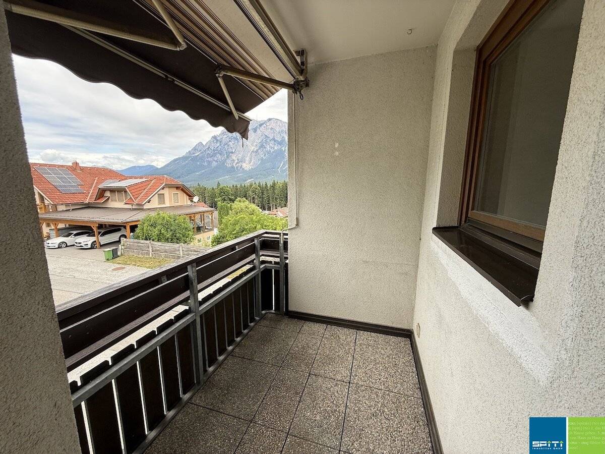 Arnoldstein, Am Hügel: Three-room apartment on the first mezzanine