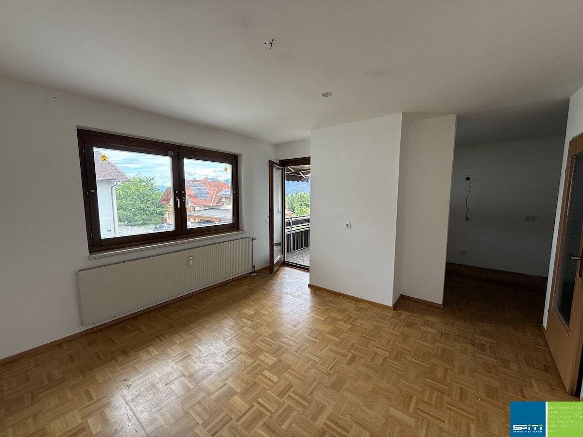 Arnoldstein, Am Hügel: Three-room apartment on the first mezzanine