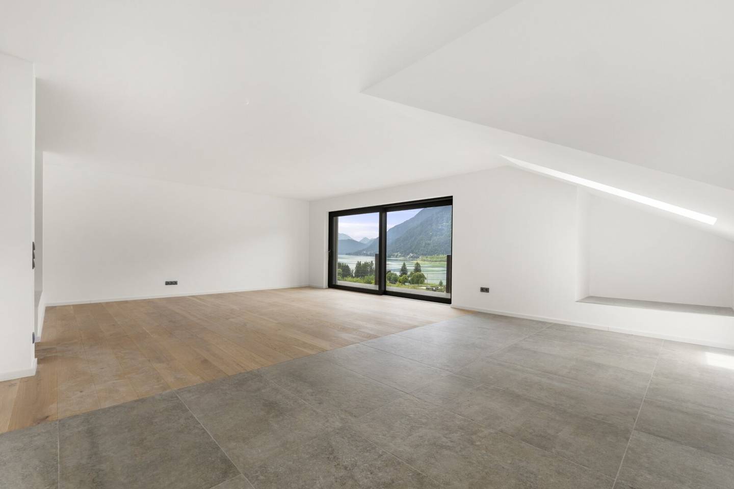 Über den Dächern des Ossiacher Sees - außergewöhnliche Dachgeschosswohnung mit einzigartigem Panoramablick