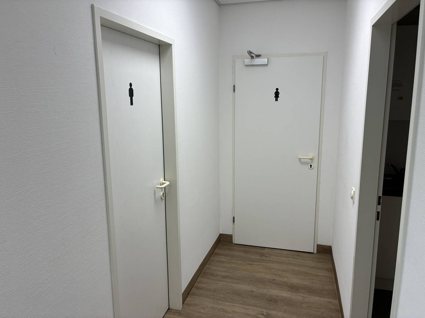 Well connected apartment with garage parking