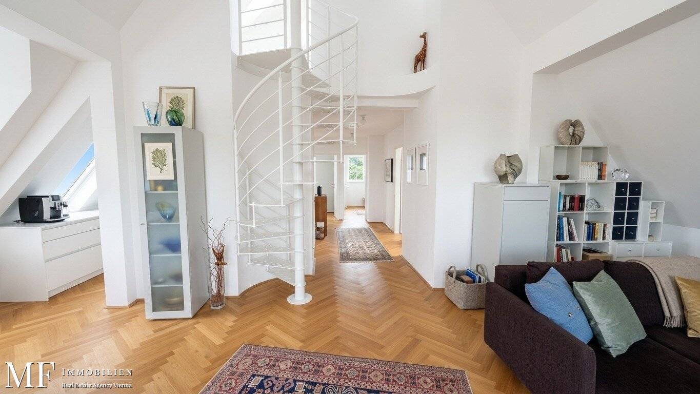 4 Zimmer Wohnung mit Balkon, Terrasse und Bergblick