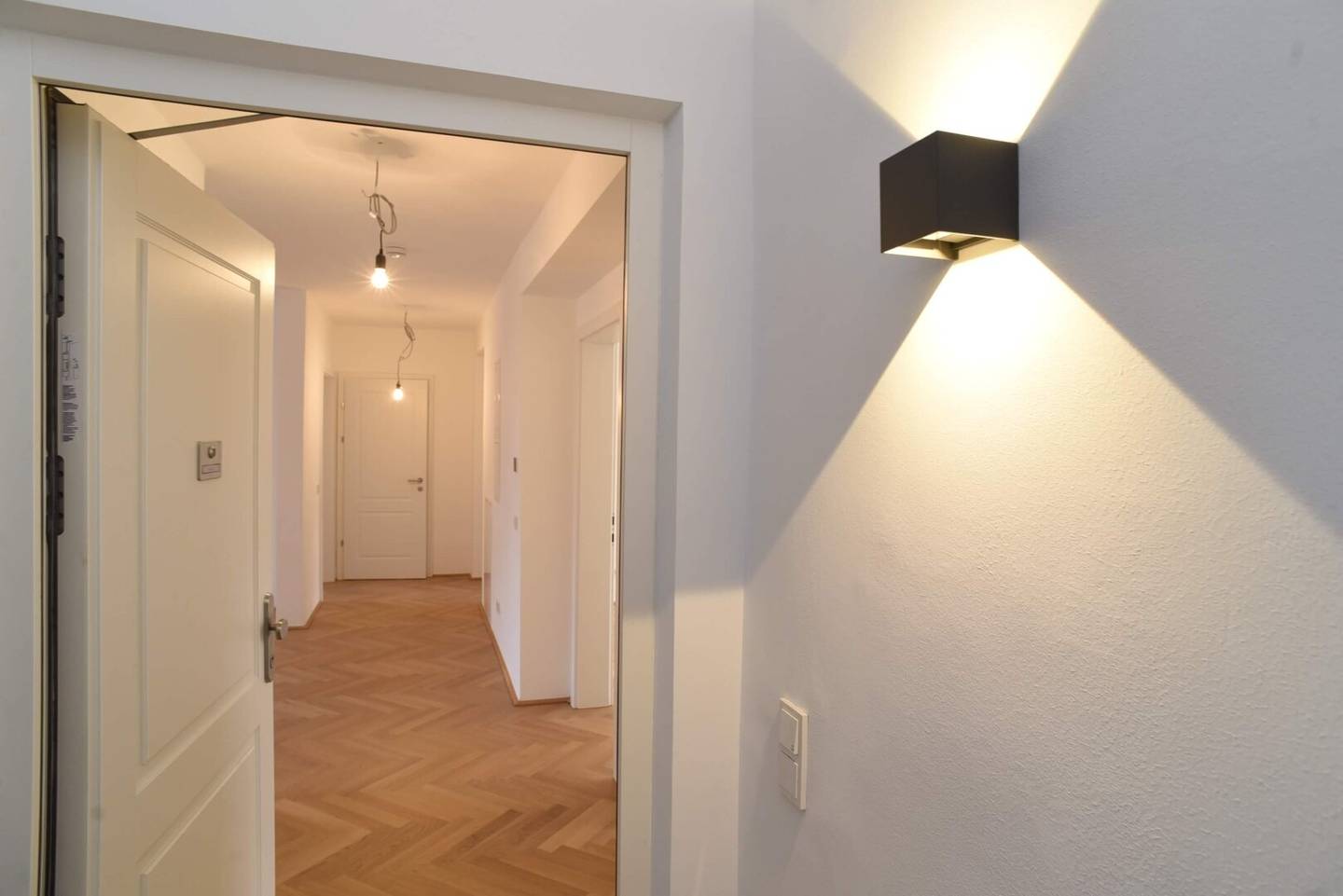 Renovated 4-room old building apartment in Innsbruck-Saggen in Gründerzeit building
