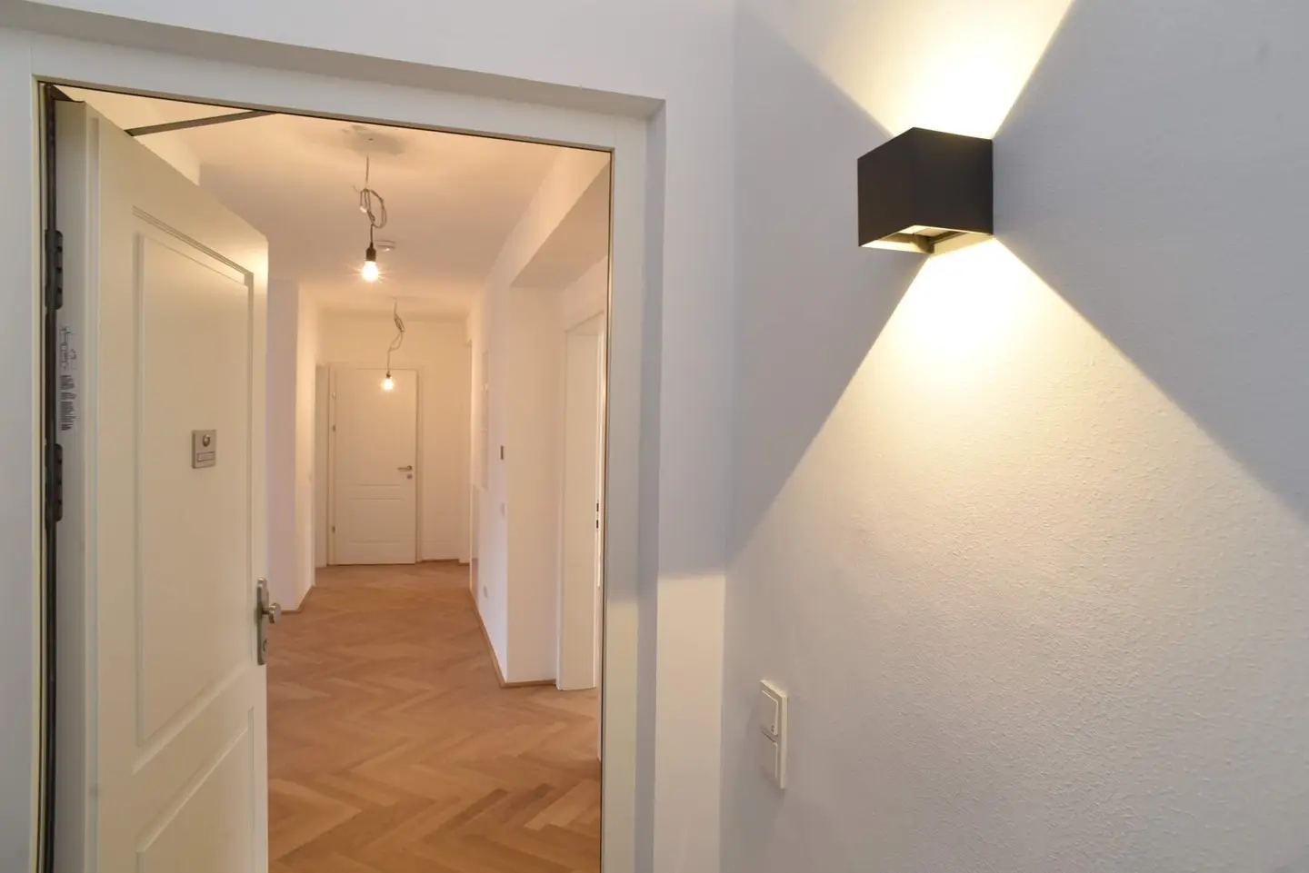 Renovierte 4-Zimmer-Altbauwohnung in Innsbruck-Saggen im Gründerzeithaus