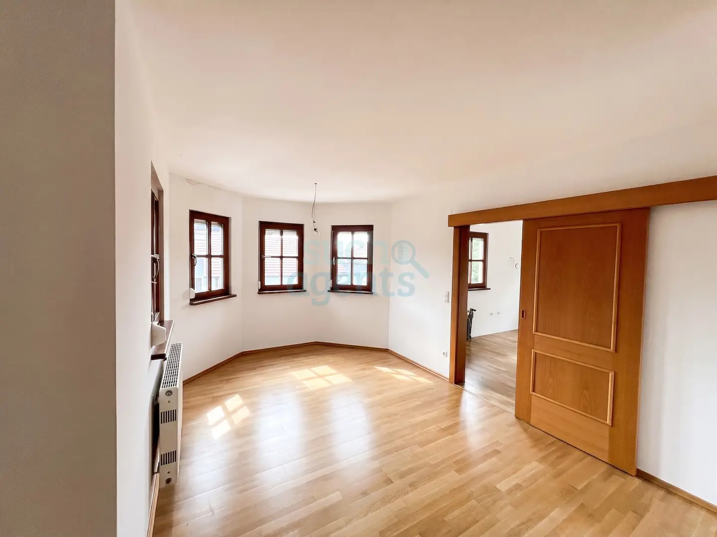 Well kept family apartment with large garden