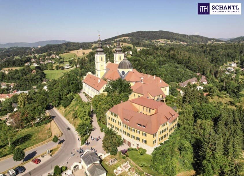Living with historic flair – stylish balcony apartment in Graz-Mariatrost with approx. 59 m² living space, ideal for owner-occupiers or investors.