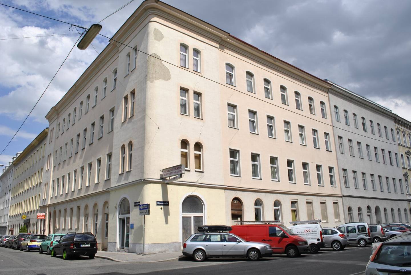3-room period apartment | Fully renovated on 2nd floor | approx. 66 m² | 1110 Wien