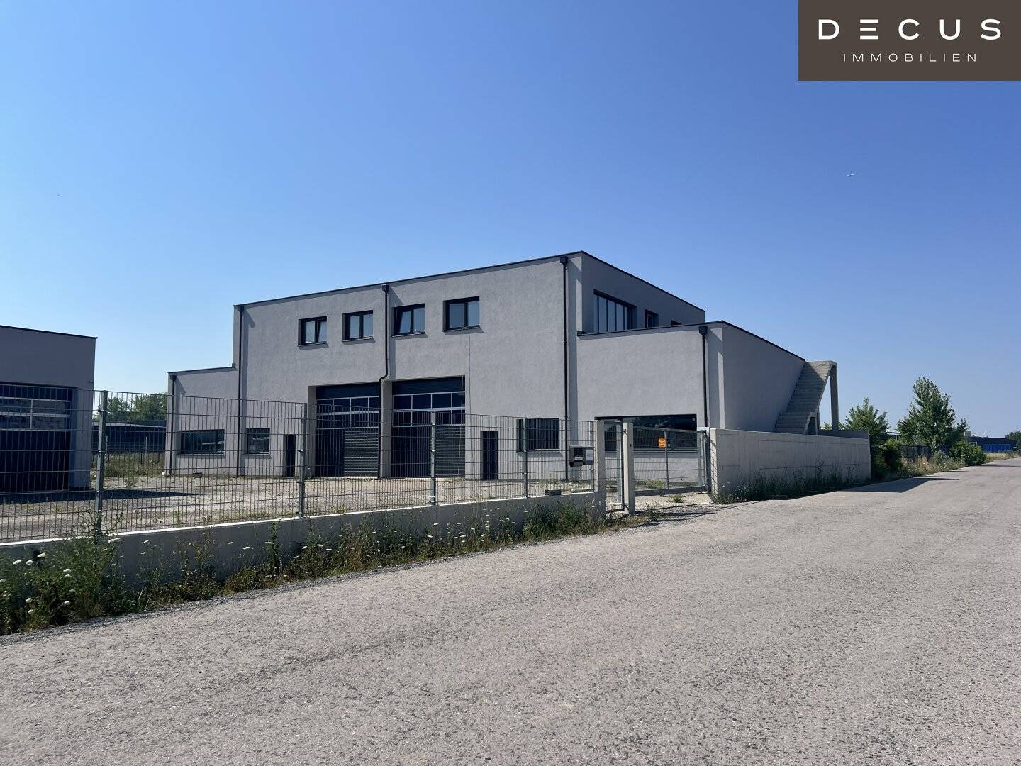 Halls | Office | Outdoor Areas | available immediately in Unterwaltersdorf for rent