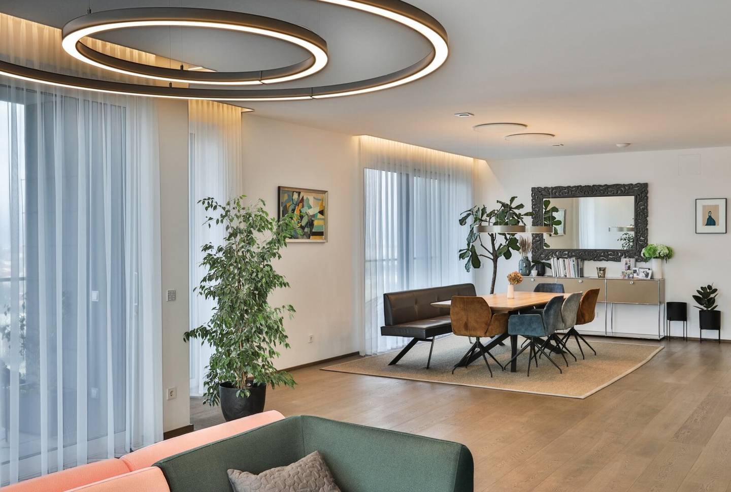 Exclusive breathtaking 5-room apartment in Lux Tower