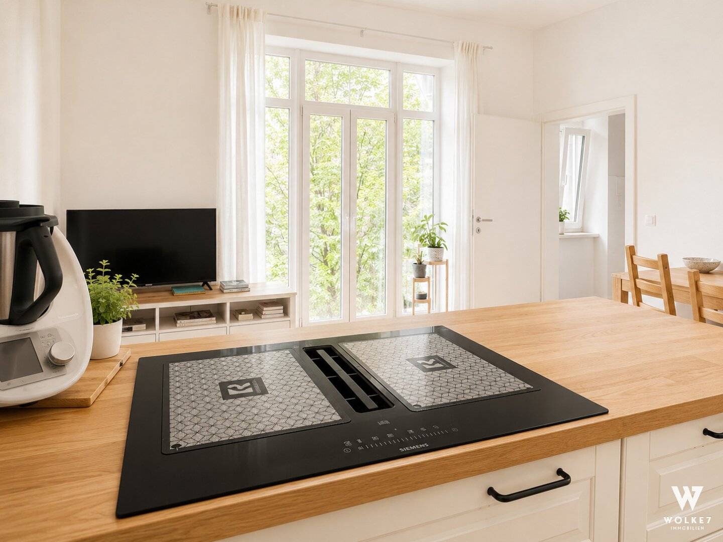 Stilvoll wohnen im Herzen Ottakrings - 2024 vollsanierte und helle Altbauwohnung mit Fischgrätparkett &amp; Lift