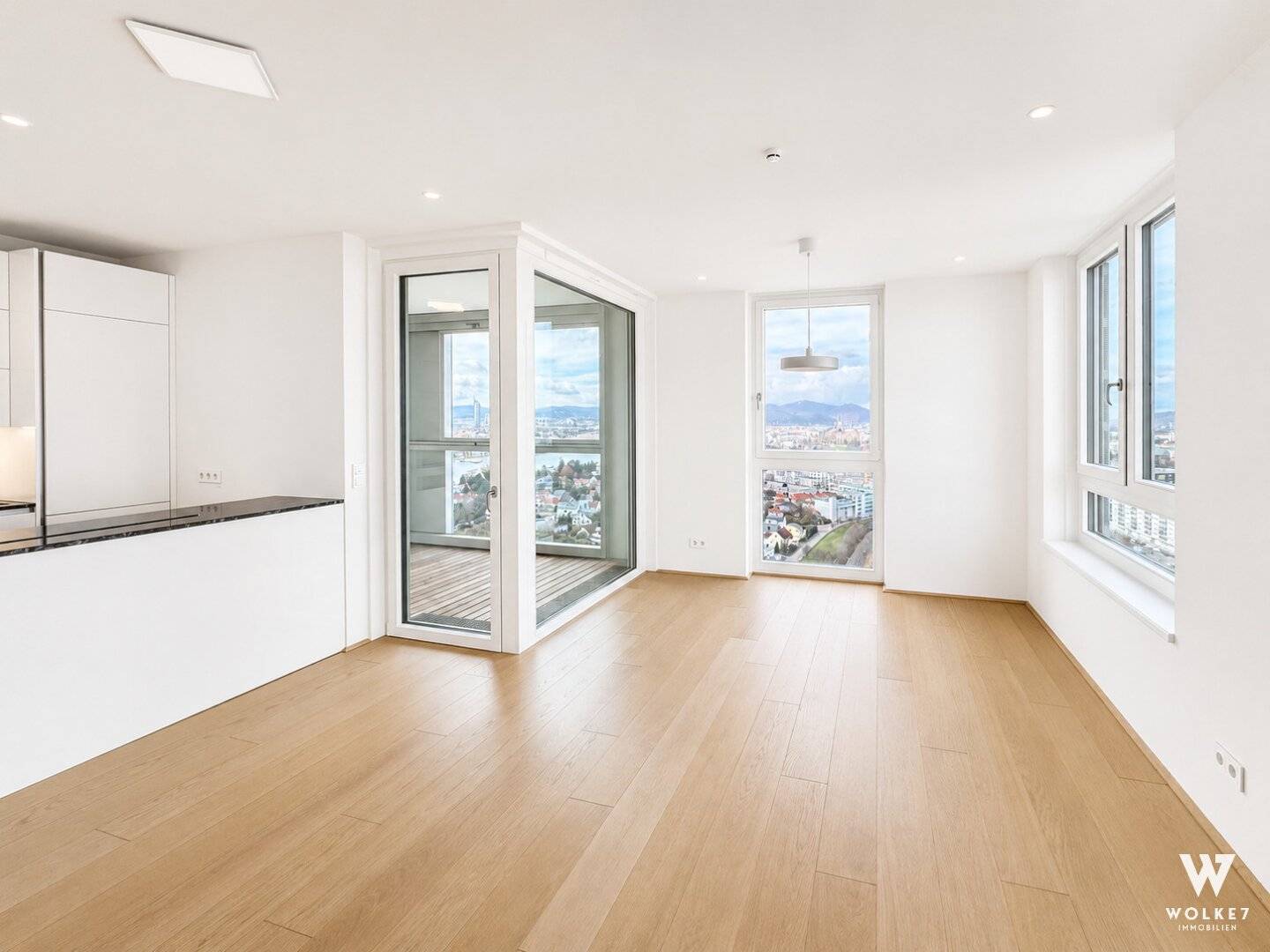 TWENTYTWO Tower | Exklusive 3-Zimmer-Wohnung im 25. Stock mit Loggia, Rooftop-Pool &amp; Wellness
