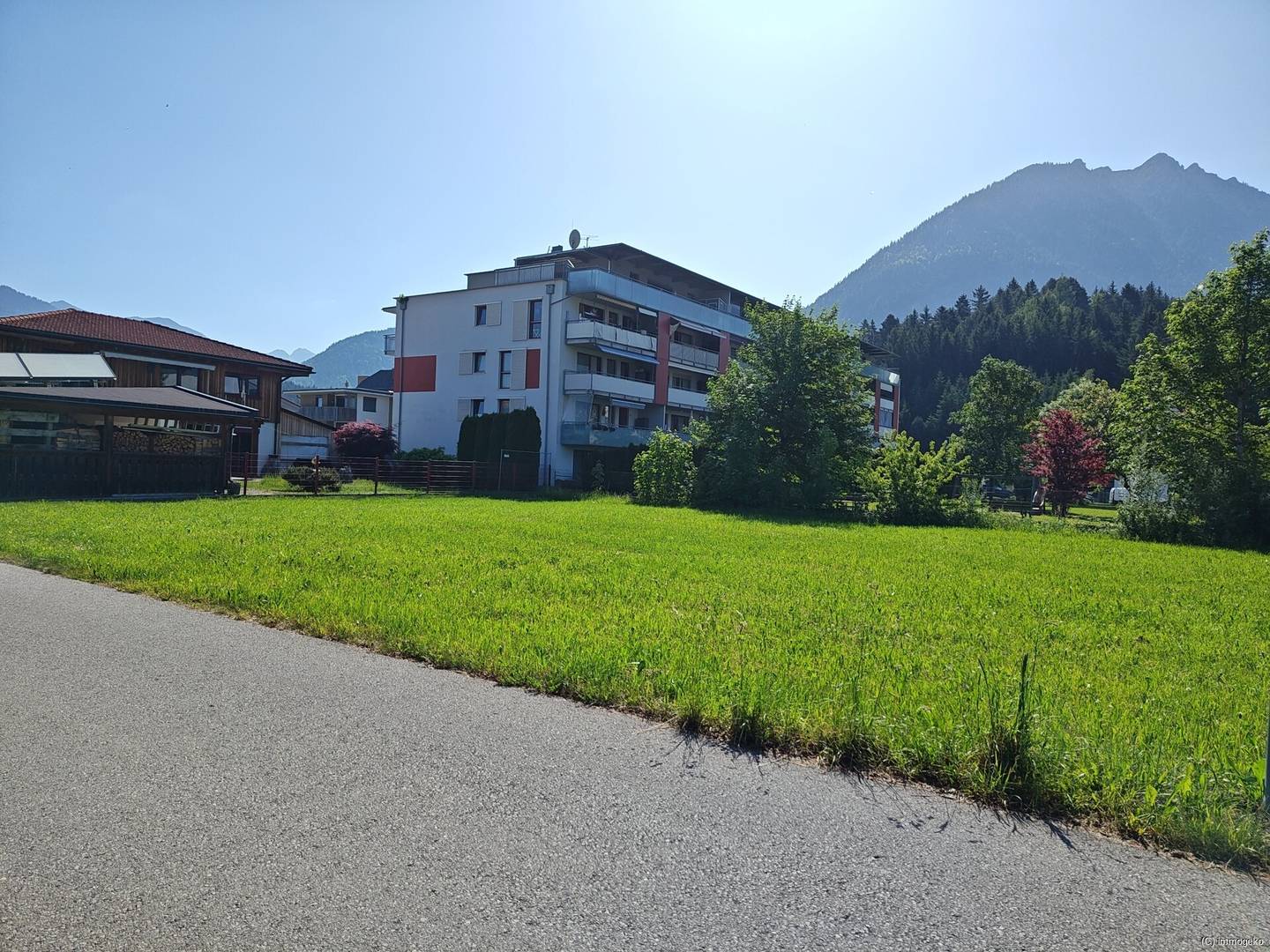 Ruhig gelegene Neubauwohnung nahe Alpentherme mit Bergblick