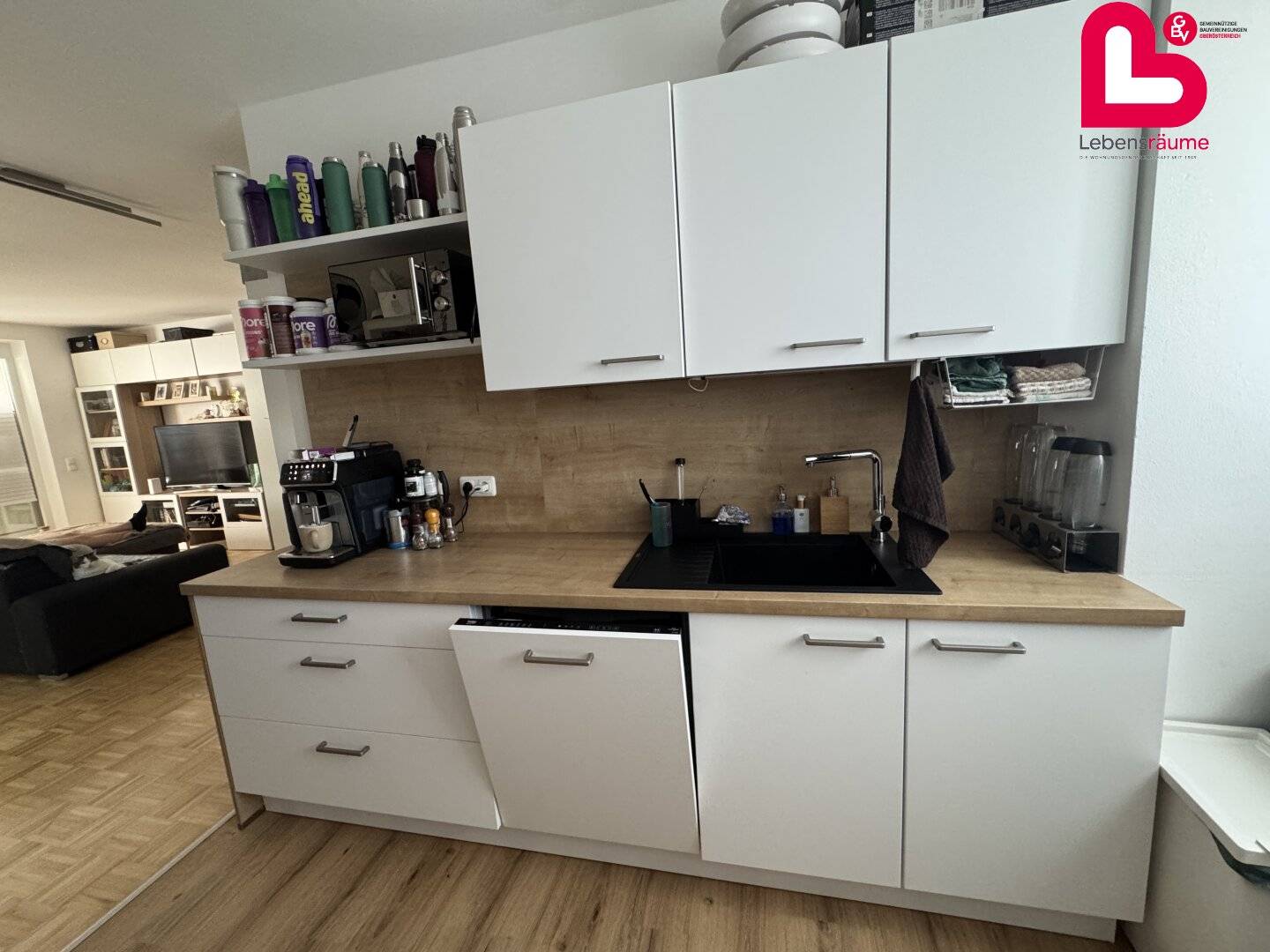 Spacious 3-room apartment with loggia