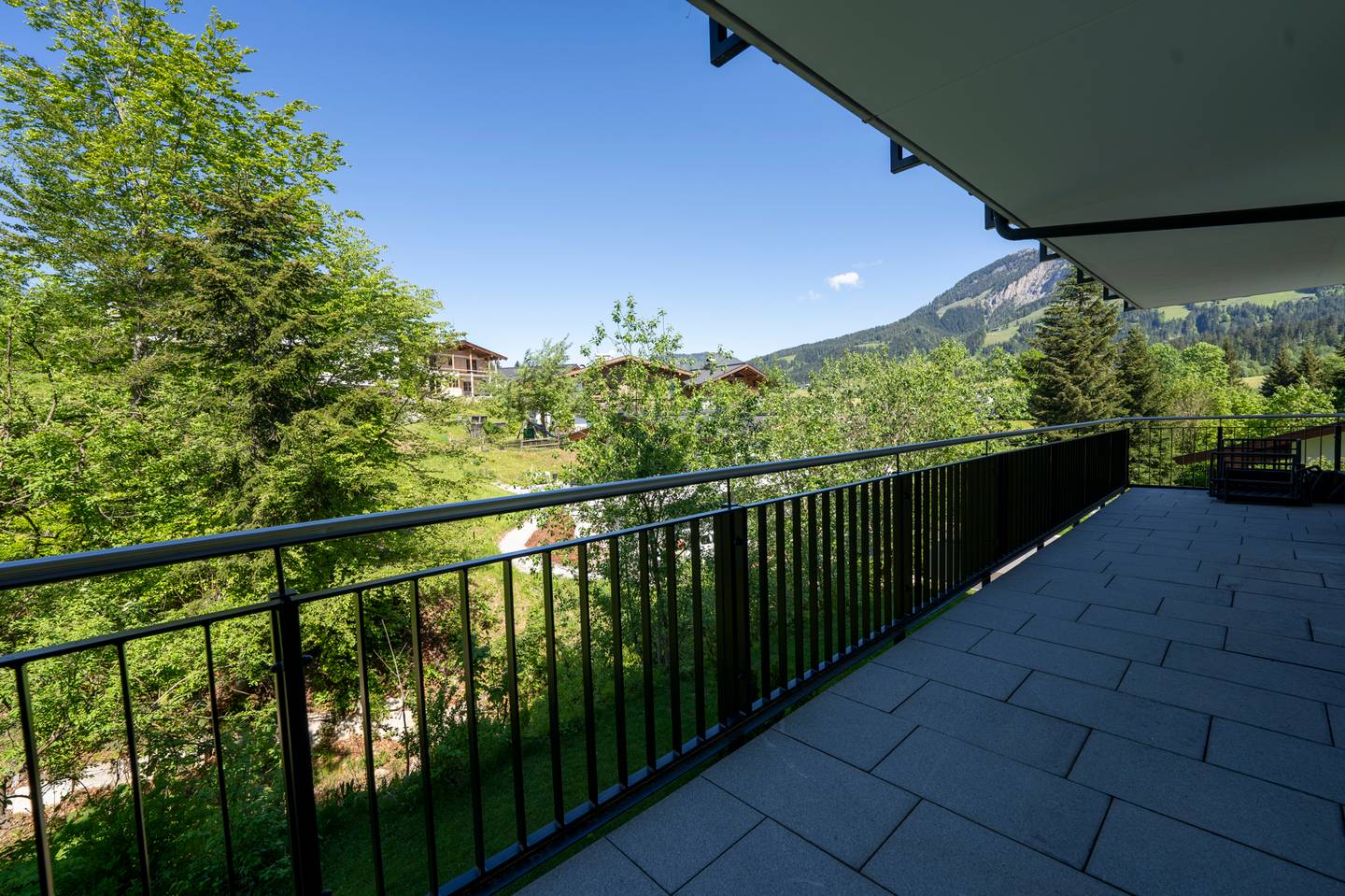 Wohnung at the forest edge with scenic mountain view