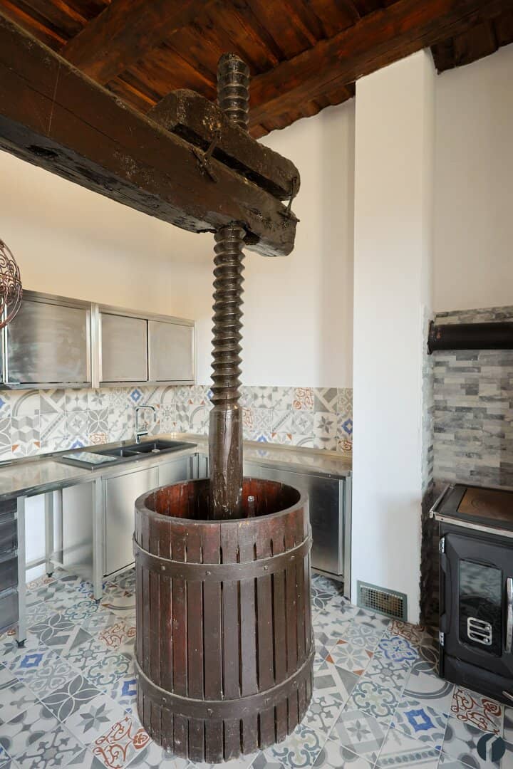 Cellar romance reimagined – exceptional holiday home on the outskirts