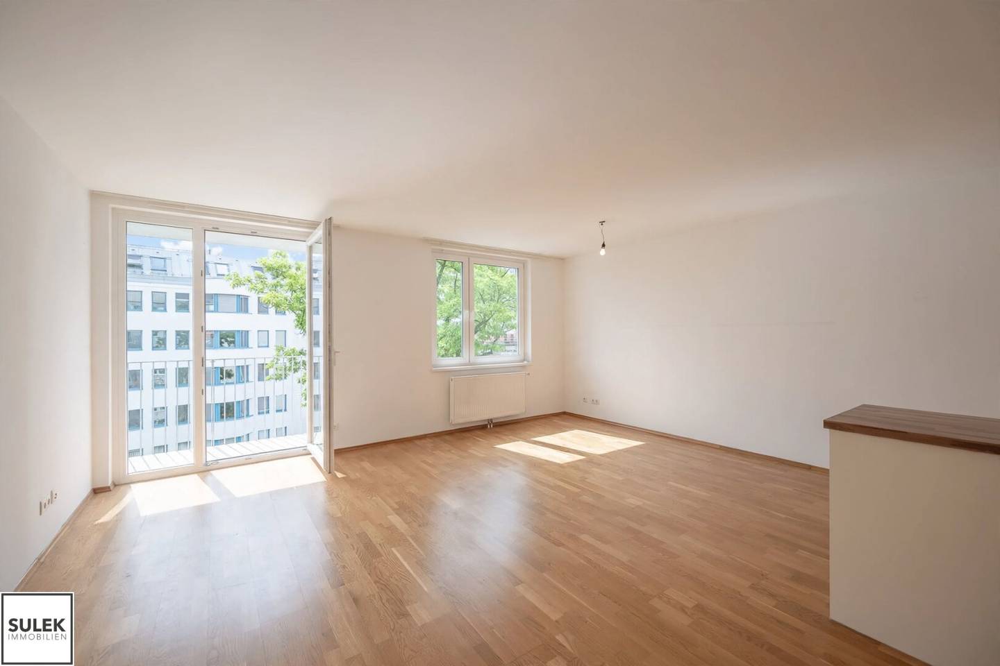 Perfect location in Josefstadt: Well laid-out 2-room apartment with east-facing balcony from 1.9.