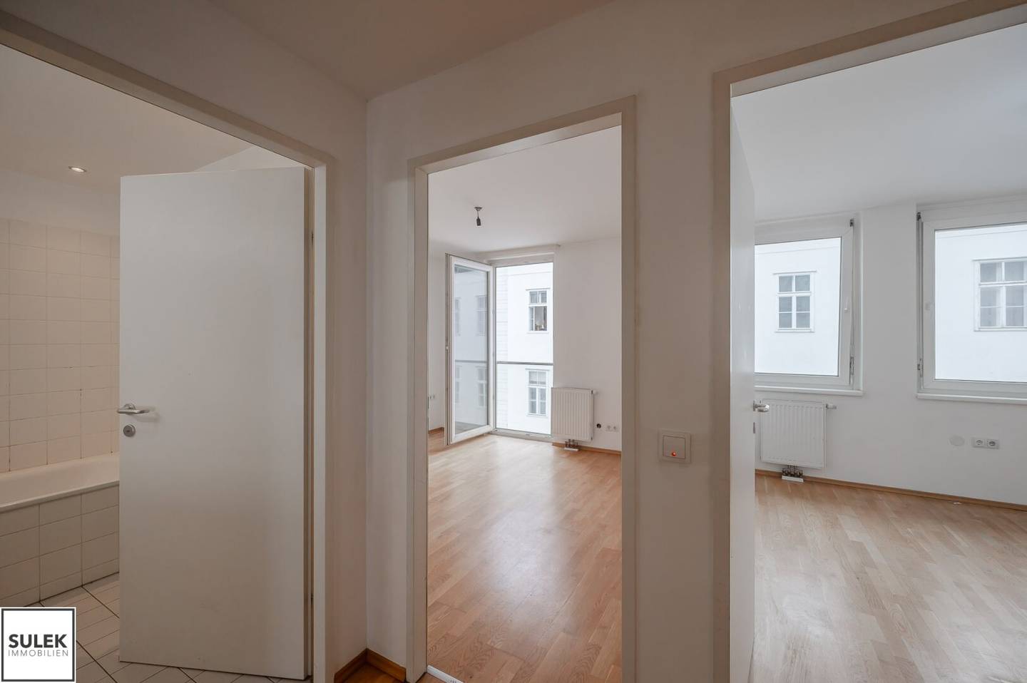 Perfect location in Josefstadt: Well laid-out 2-room apartment with east-facing balcony from 1.9.