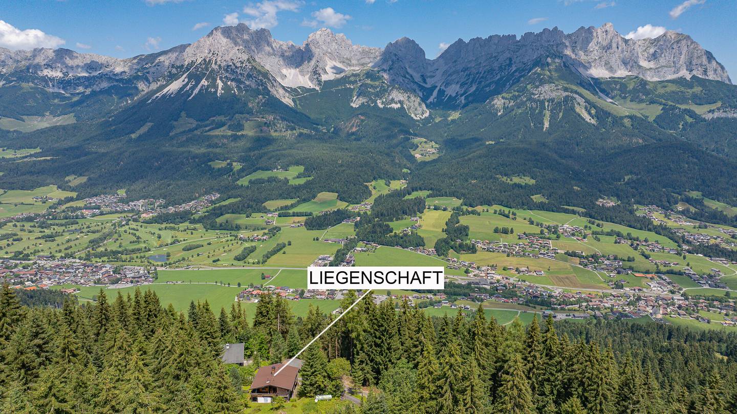 Unobstructed Kaiser view and direct ski access apartment