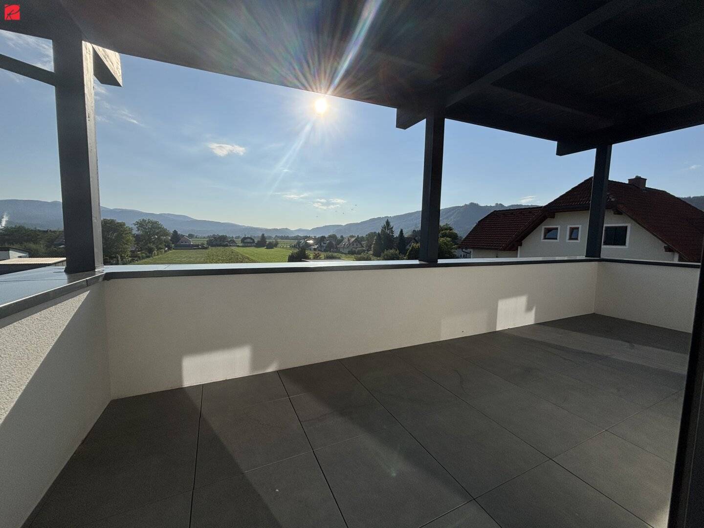 Stilvoller Wohntraum mit überdachter Terrasse