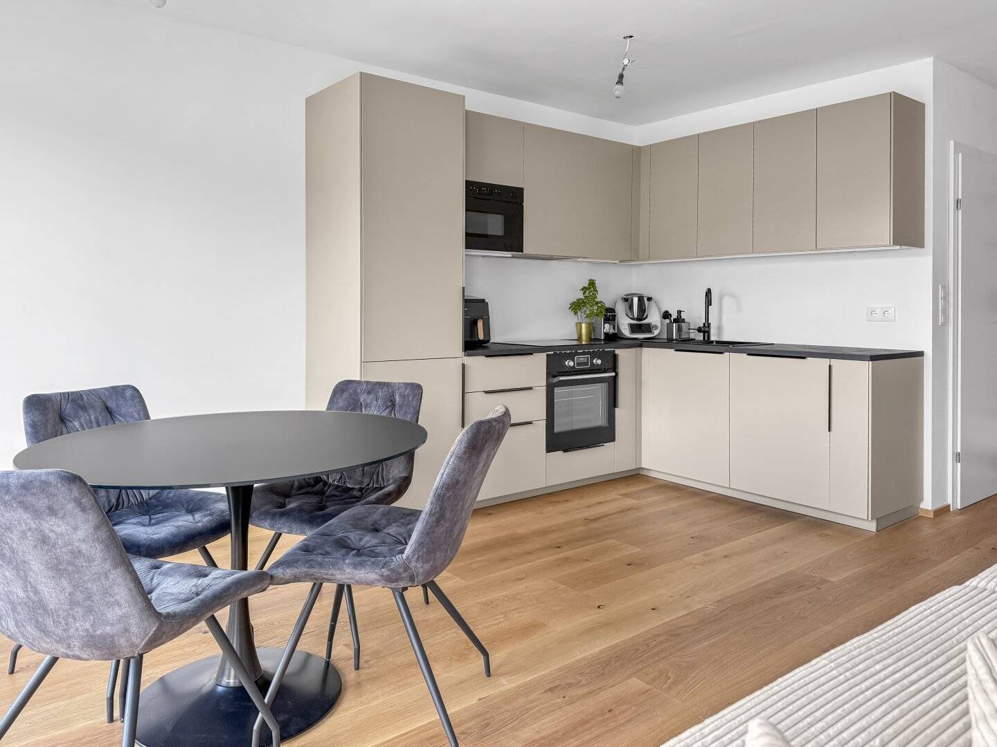 ERSTBEZUG! Maisonette Deluxe Apartment mit 77,24 m² und Balkon in Maria Enzersdorf