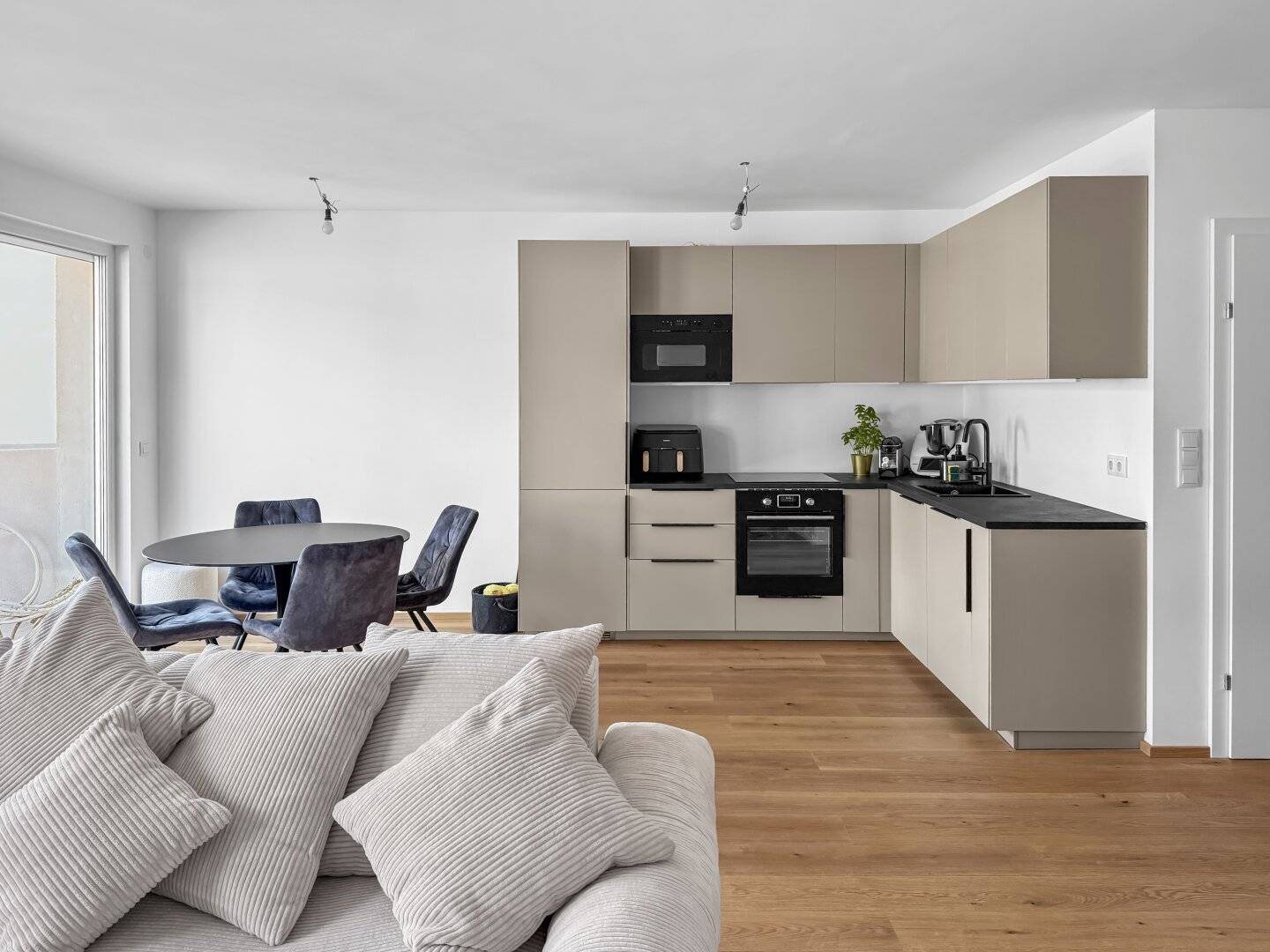 ERSTBEZUG! Maisonette Deluxe Apartment mit 77,24 m² und Balkon in Maria Enzersdorf
