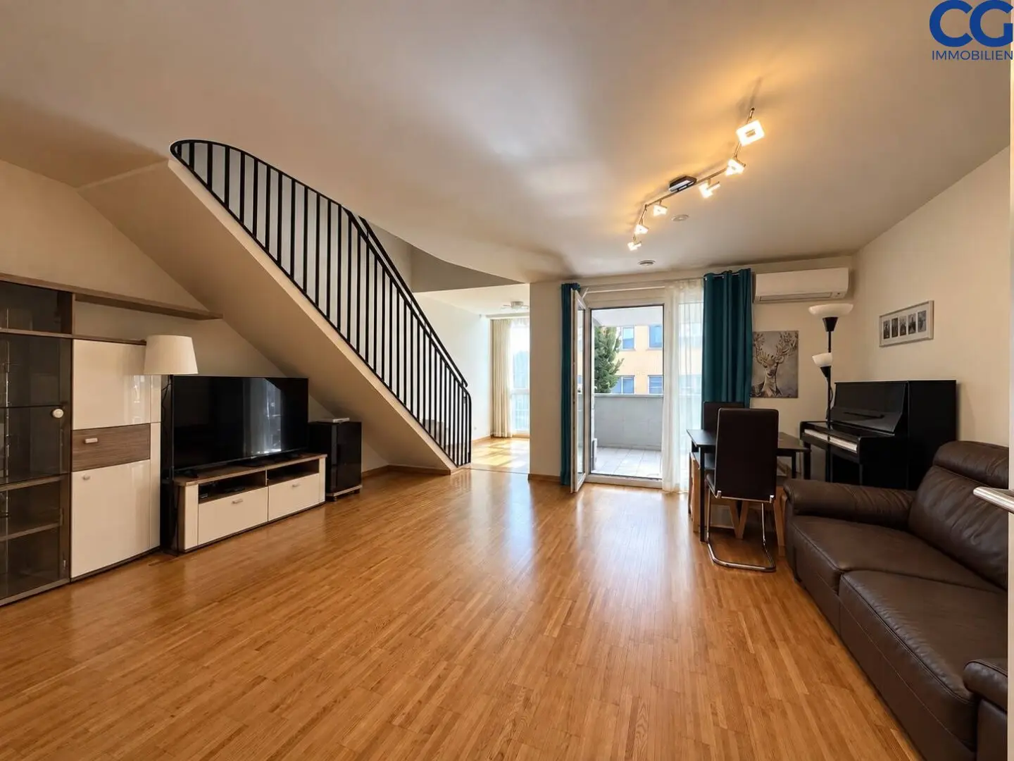 Representative maisonette apartment with underground parking space