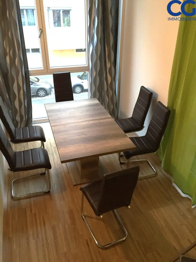 Representative maisonette apartment with underground parking space