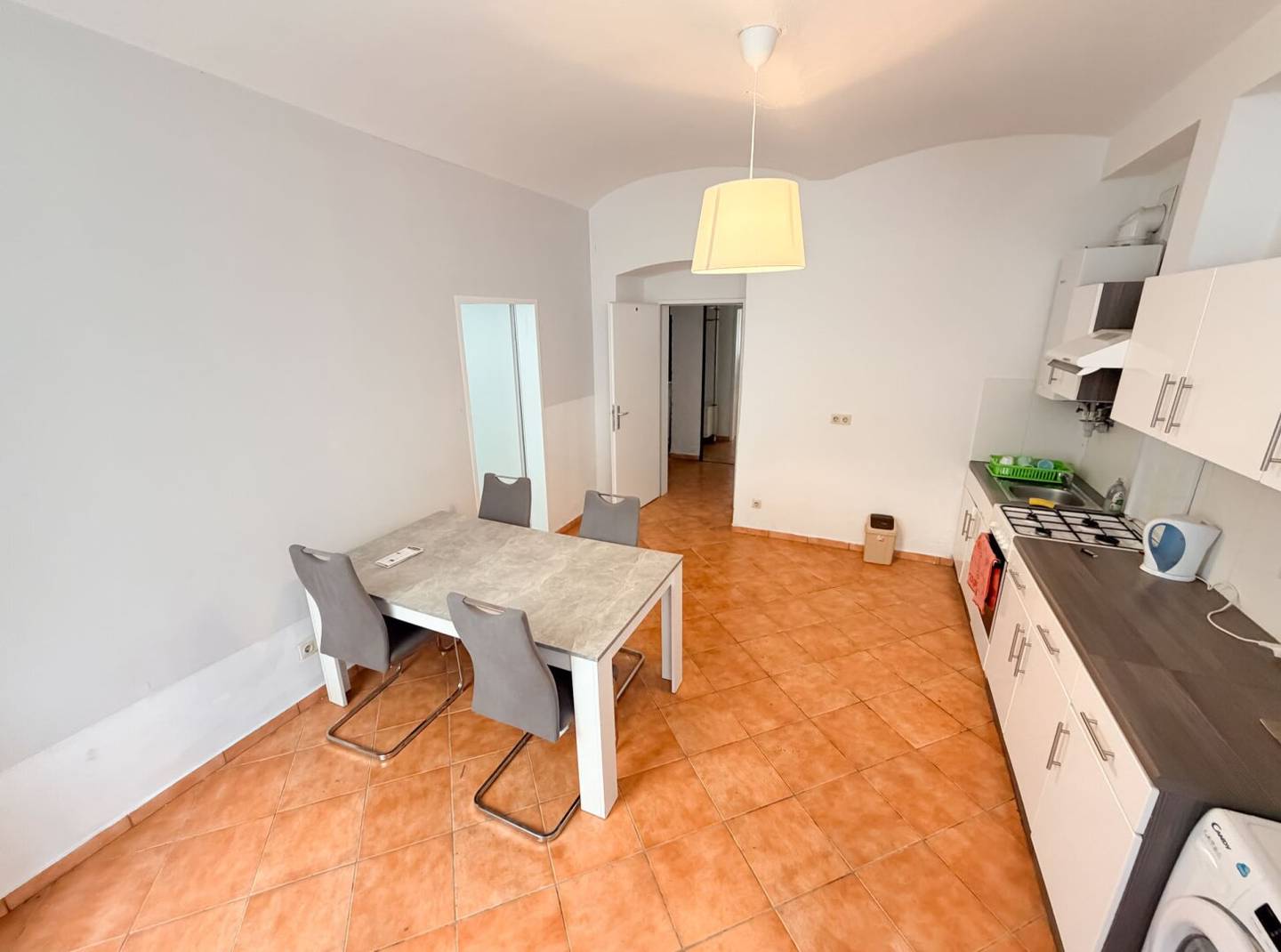 Büro / Ordination / Arbeiterquartier im Erdgeschoss mit Terrasse und Garten! Habichergasse Nähe Thaliastraße!