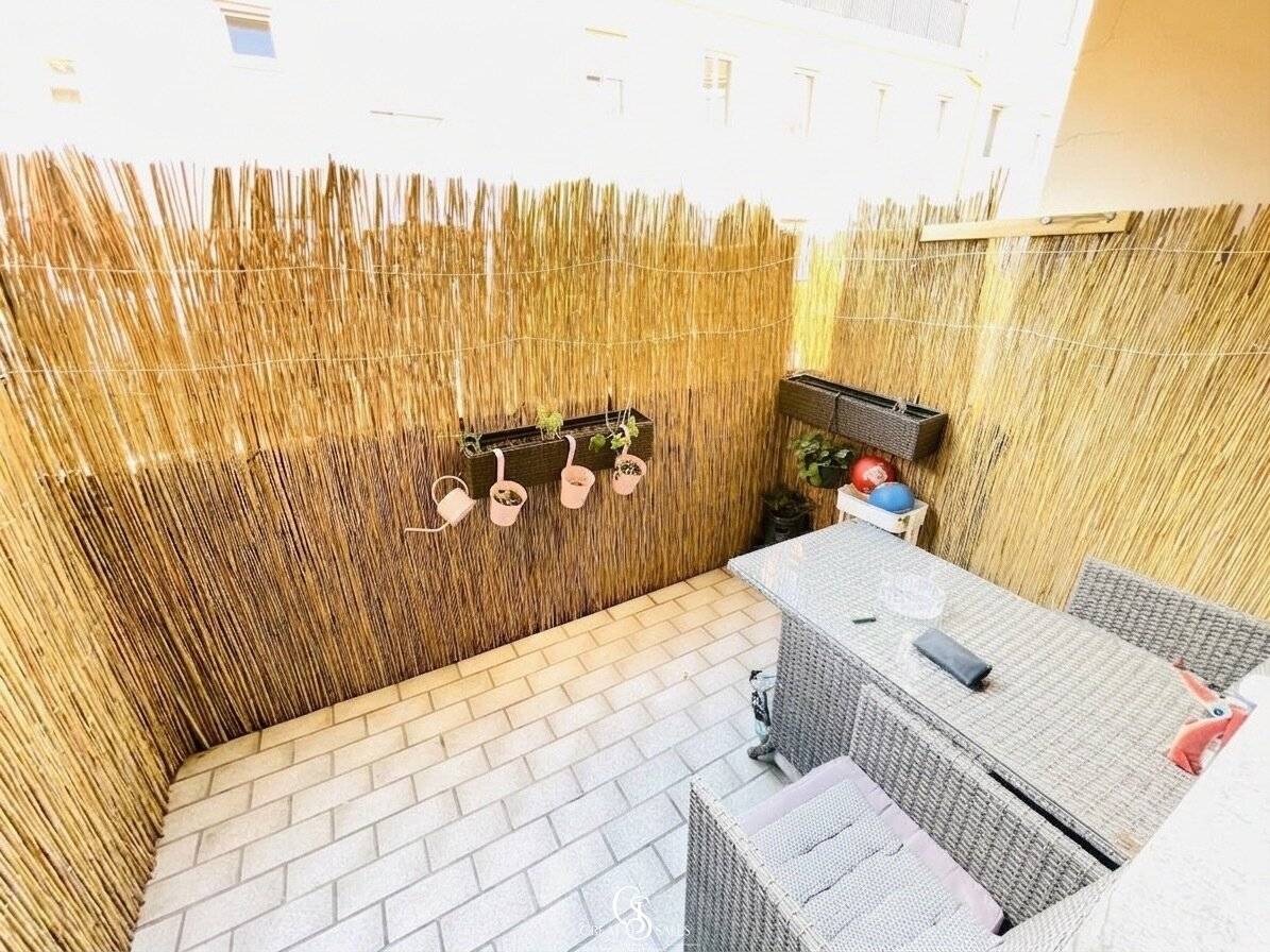 Well-kept and partly furnished 2-room apartment with loggia and elevator