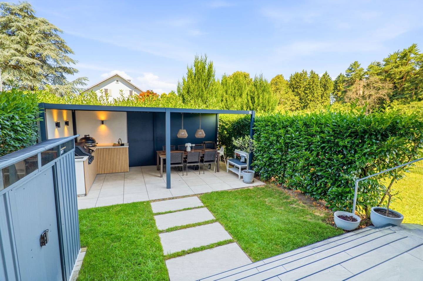 Moderne 3-Zimmer-Gartenwohnung mit Terrasse und Stellplatz in Hard