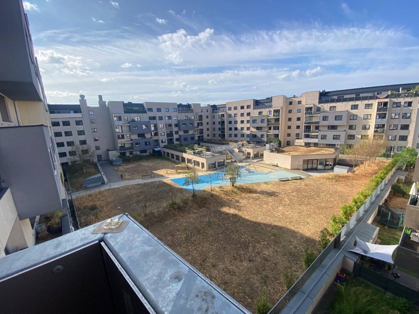 !! 1110 Vienna - NEAR CENTRAL STATION / Sonnwendviertel !!! Modern, bright and very well laid out 4-room apartment with balcony and garage for rent