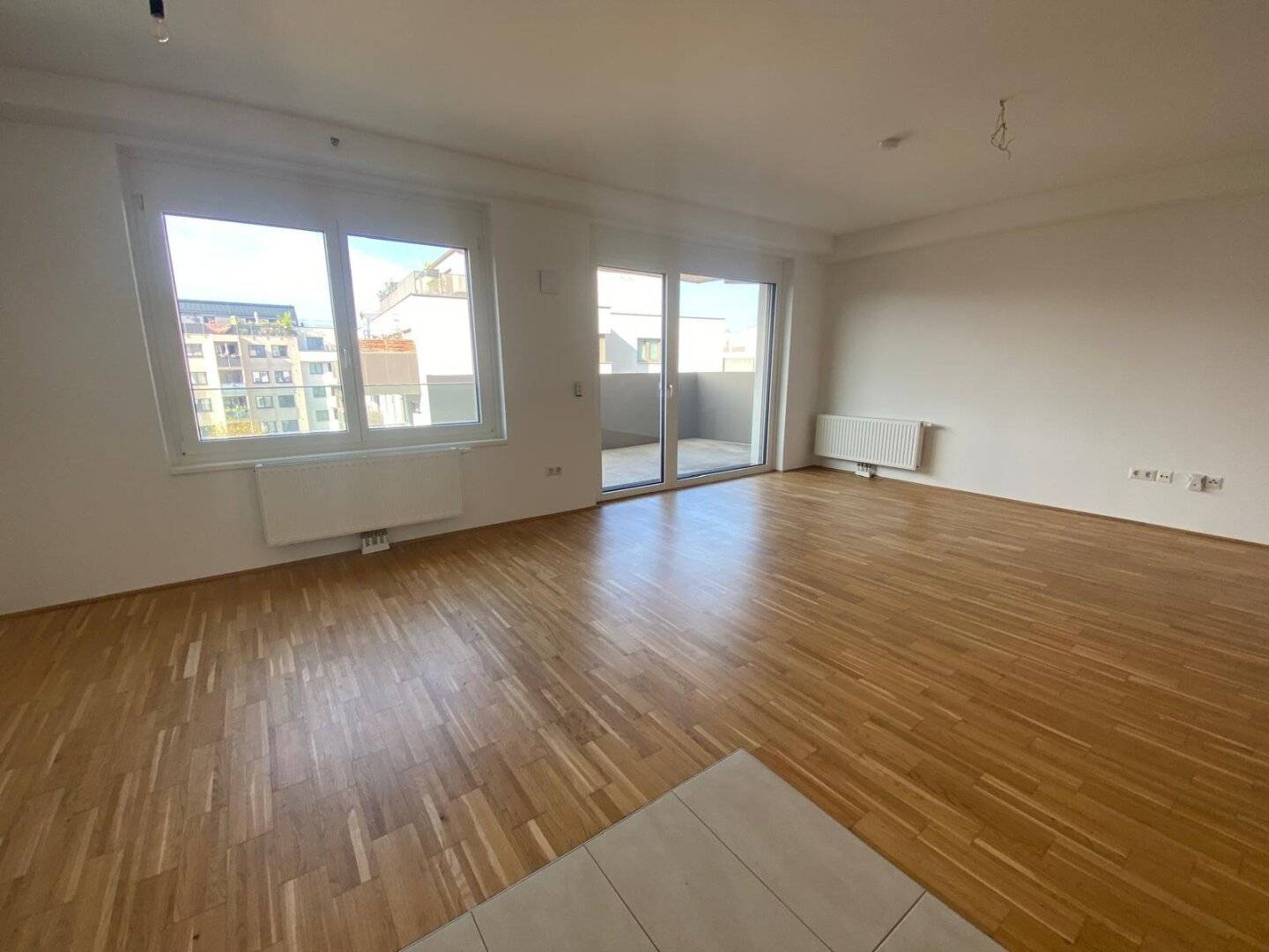 !! 1110 Vienna - NEAR CENTRAL STATION / Sonnwendviertel !!! Modern, bright and very well laid out 4-room apartment with balcony and garage for rent