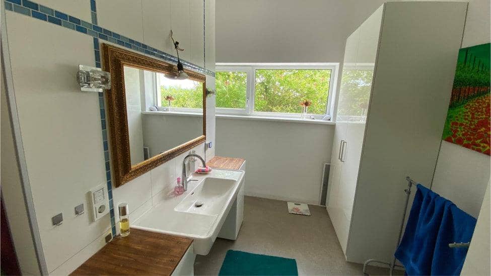 Parkähnliches Anwesen mit Pool und Halle Wohnung