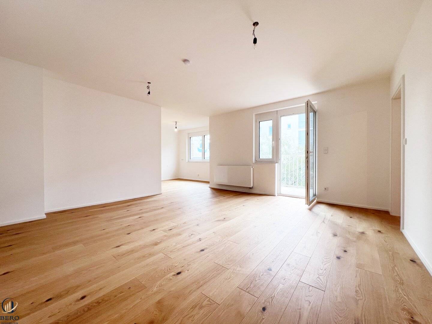 In the middle of Floridsdorf yet in a quiet location 4-room loggia apartment First occupancy after high-quality core renovation
