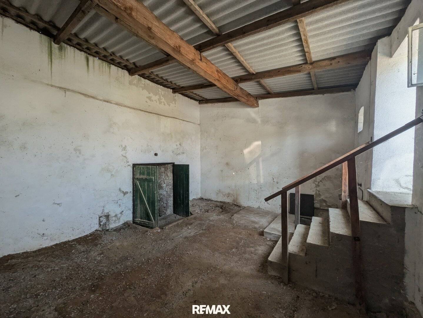 Traditional Press House with Attached Vaulted Wine Cellar