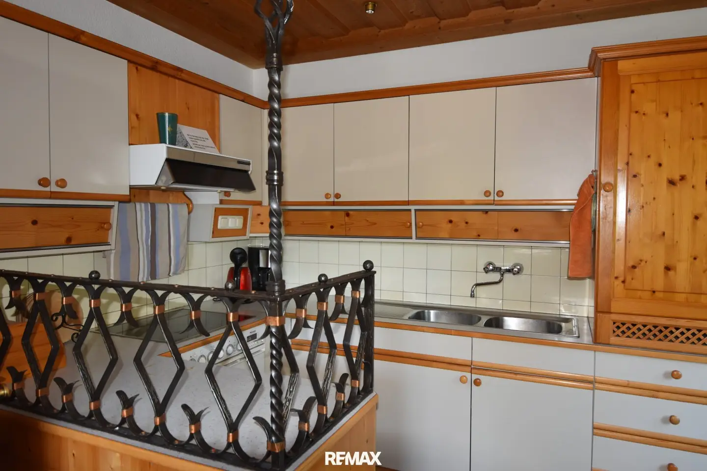 Spacious two-family house with stunning view in Sonntagberg