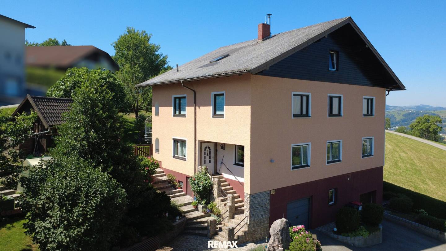 Großzügiges Zweifamilienhaus mit traumhafter Aussicht in Sonntagberg
