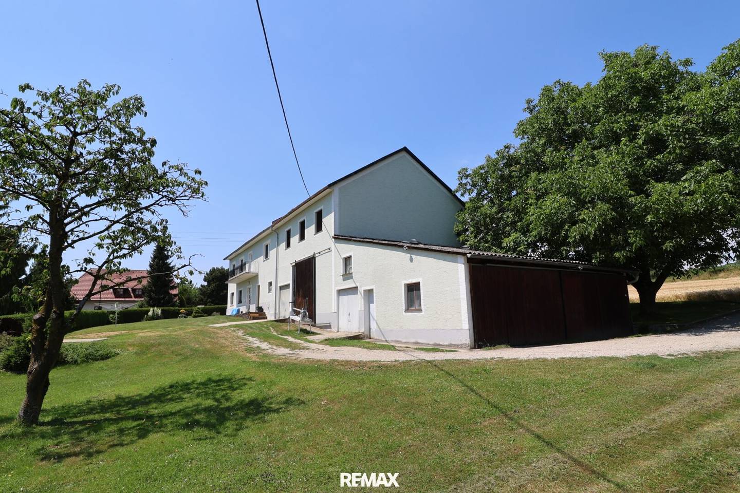 Geräumiges Haus mit Wirtschaftstrakt und großem Garten in ruhiger Lage