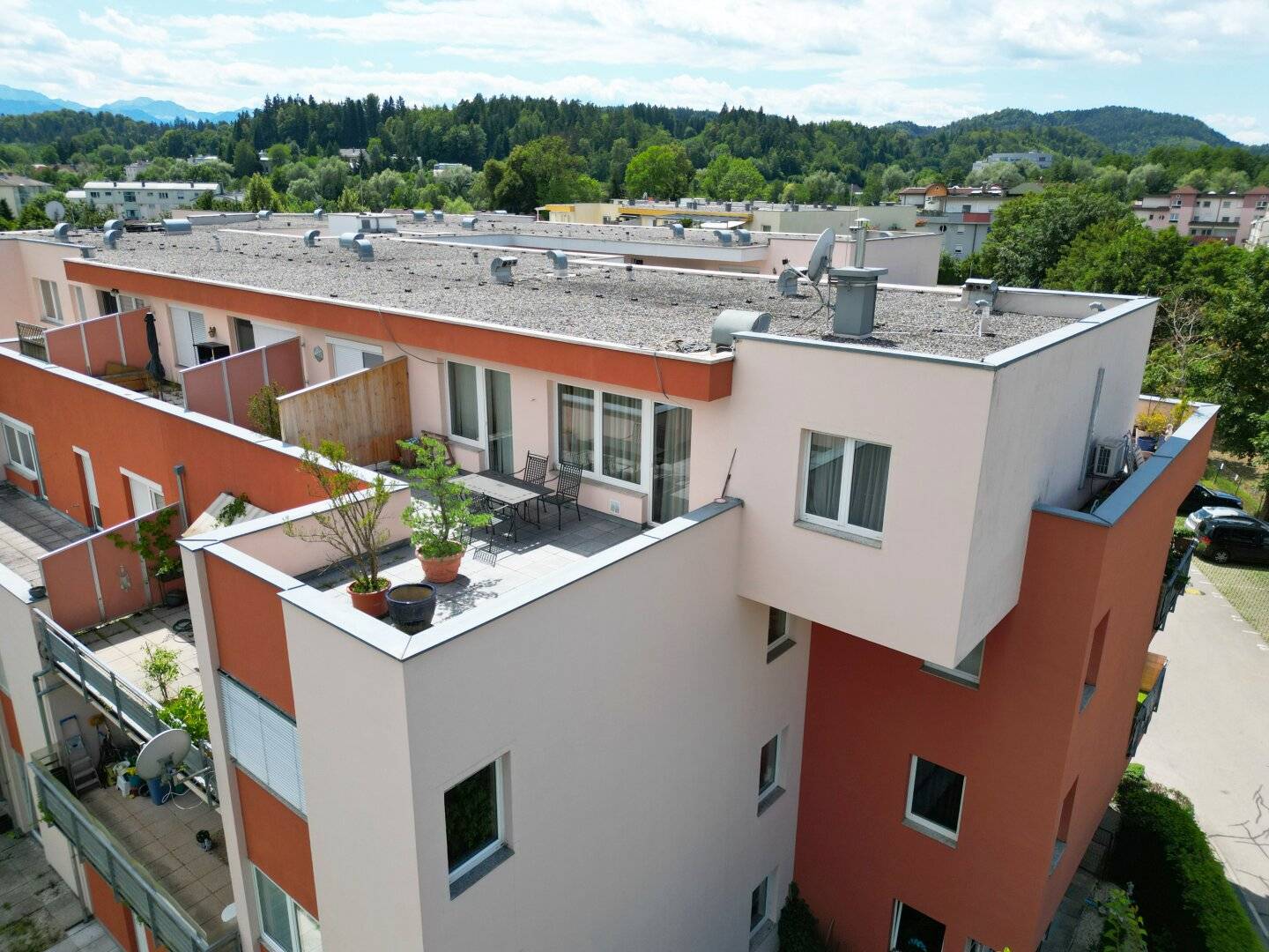 94 m² Wohnkomfort über den Dächern von Klagenfurt - Zwei Terrassen, Wintergarten, Klimaanlage und Schwedenofen