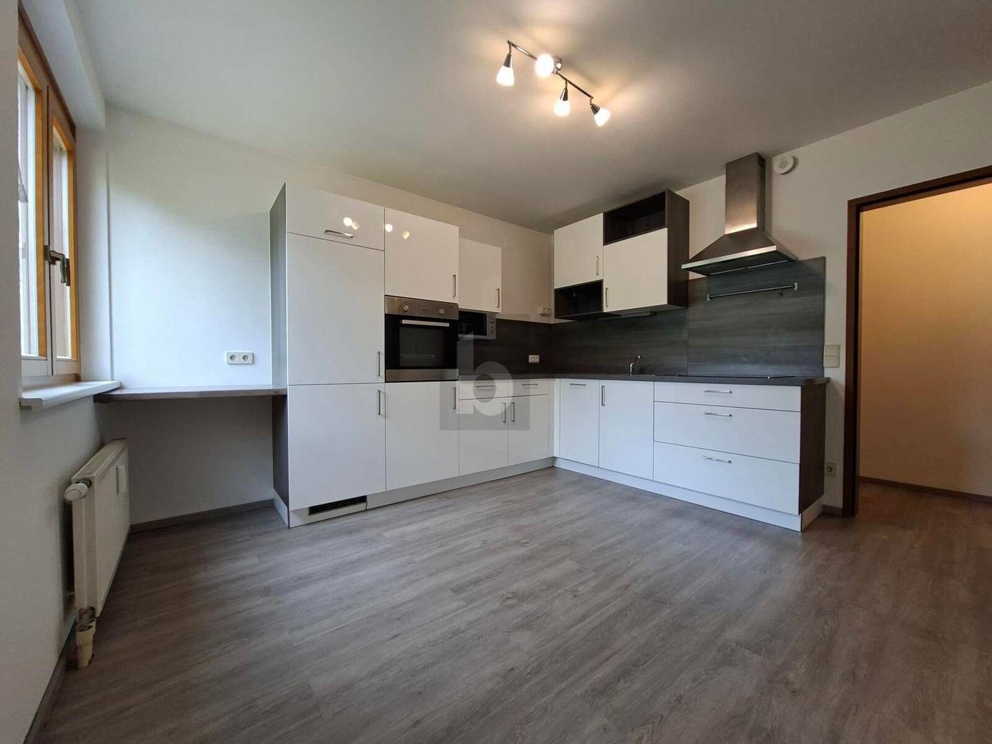 Helle Wohnung in zentral ruhiger Lage mit Balkon