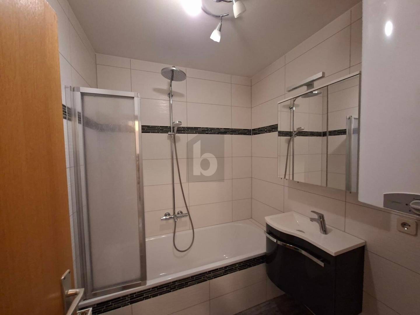 Helle Wohnung in zentral ruhiger Lage mit Balkon