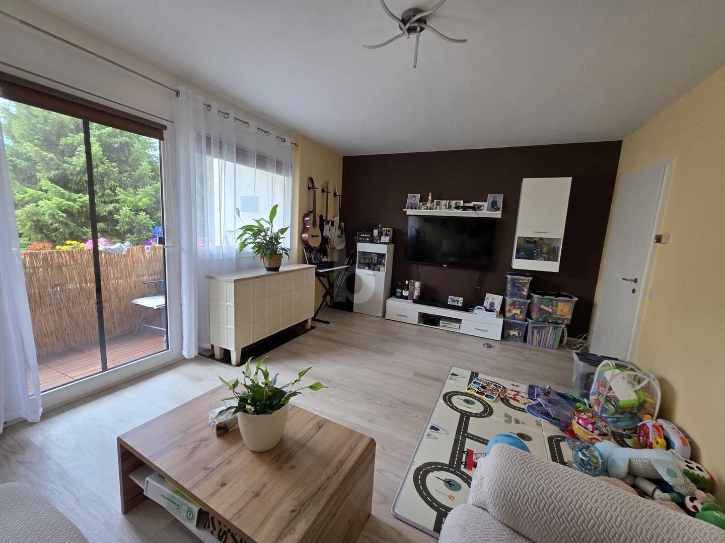 Ruhige Erdgeschosswohnung mit Garage und Spielplatz