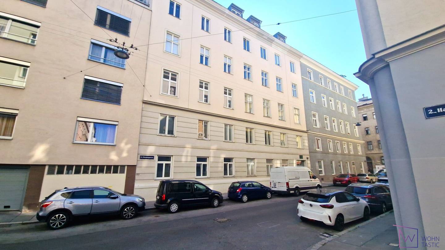 Rented condominium of approx. 140 m² – Existing property for investors