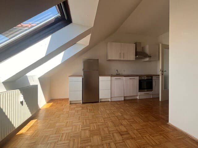 Perfekt gelegene Studentenwohnung im Dachgeschoß