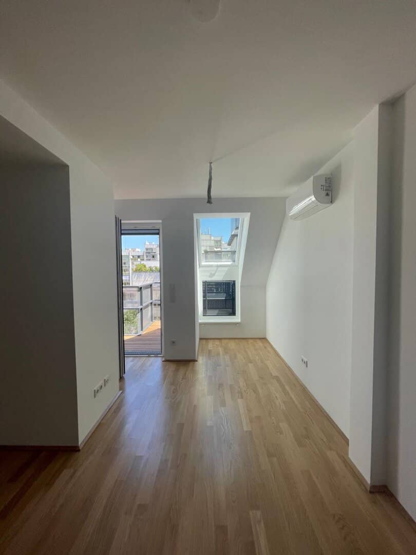 Erstbezug: Neu errichtete 2 Zimmer Dachgeschosswohnung mit Balkon