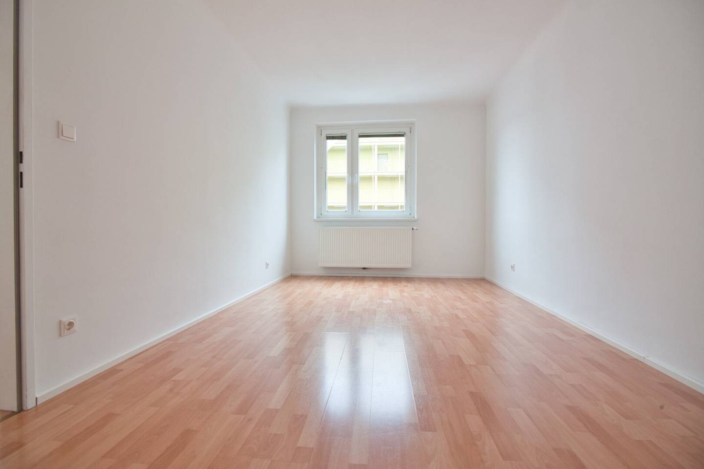 Excellent layout | well-kept 4-room apartment with separate kitchen | excellent transport connections